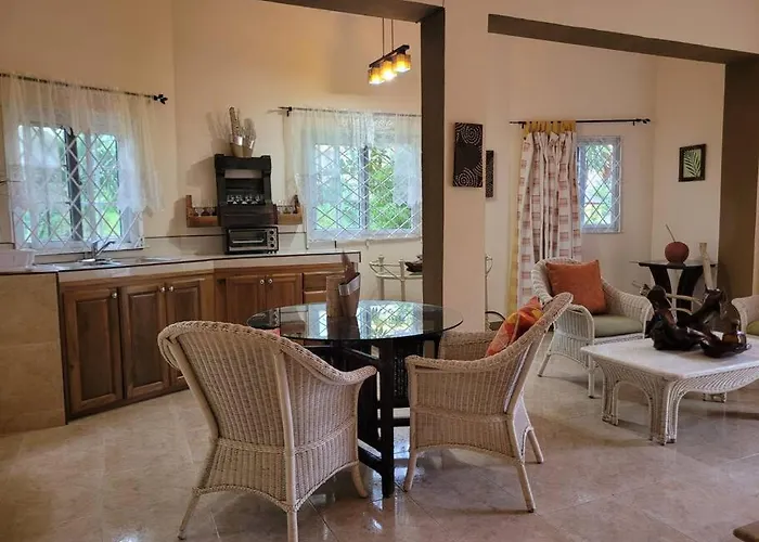 Sunbreeze - A Spacious, Homely Ocho Ríos