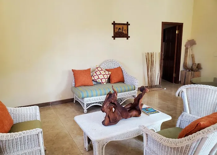 Sunbreeze - A Spacious, Homely *